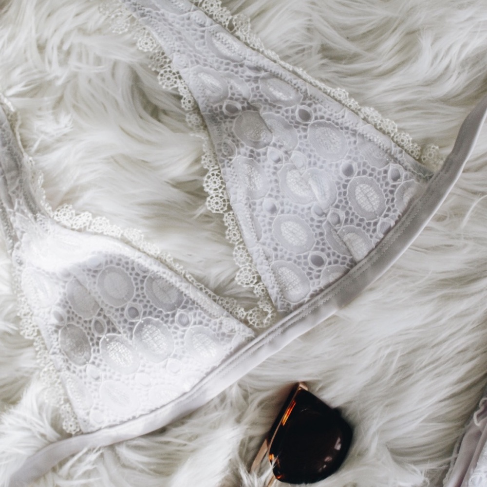 lace crochet halter top white cheeky bikini - Picture 3 of 7